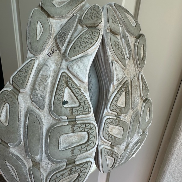 Hoka one one Bondi 8 women’s size 7.5B - Picture 10 of 16